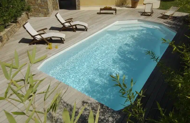 Osez la piscine coque polyester