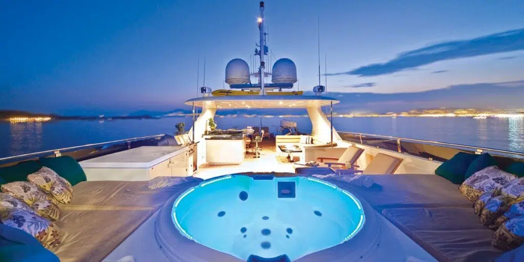 Location Bateau Cannes pour une semaine de délassement